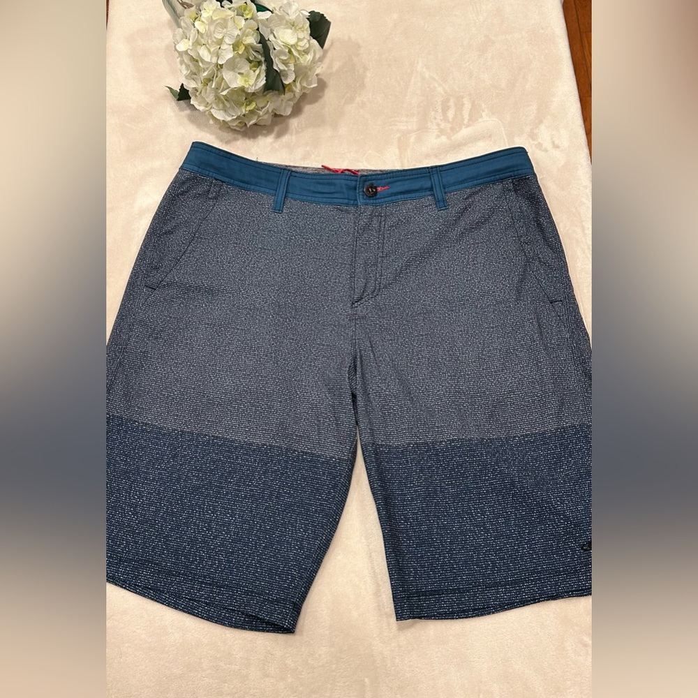 O’Neill Hybrid Lightweight Blue Stripe Shorts, Size 36